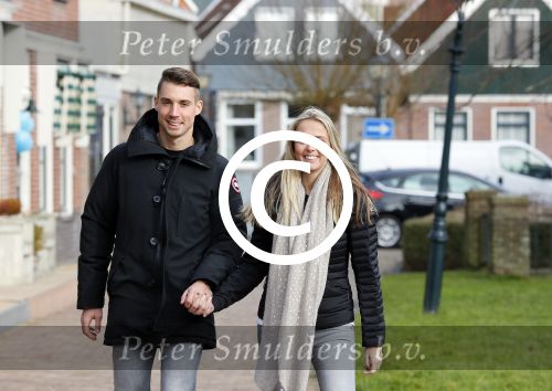 Volendam 8 februari 2015
Monique Smit zwanger met haar vriend Martijn in Volendam.