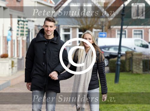 Volendam 8 februari 2015
Monique Smit zwanger met haar vriend Martijn in Volendam.
