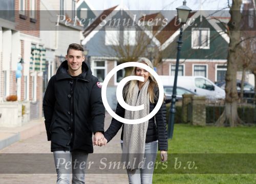 Volendam 8 februari 2015
Monique Smit zwanger met haar vriend Martijn in Volendam.