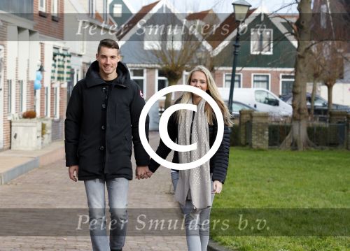 Volendam 8 februari 2015
Monique Smit zwanger met haar vriend Martijn in Volendam.