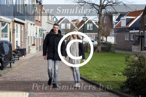 Volendam 8 februari 2015
Monique Smit zwanger met haar vriend Martijn in Volendam.