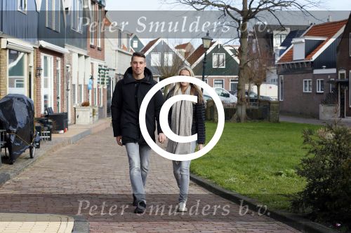 Volendam 8 februari 2015
Monique Smit zwanger met haar vriend Martijn in Volendam.
