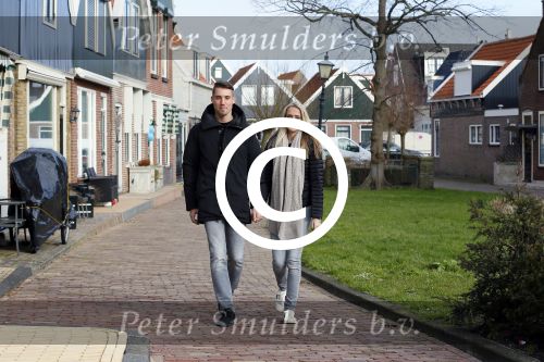 Volendam 8 februari 2015
Monique Smit zwanger met haar vriend Martijn in Volendam.