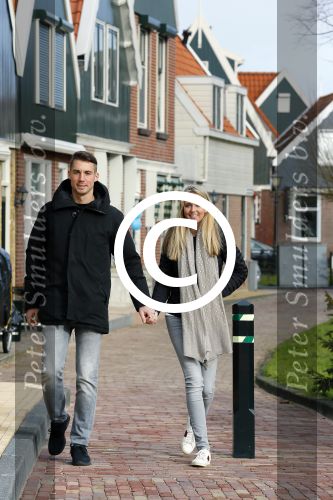 Volendam 8 februari 2015
Monique Smit zwanger met haar vriend Martijn in Volendam.