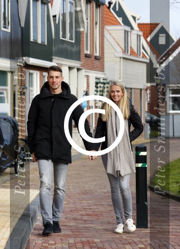 Volendam 8 februari 2015
Monique Smit zwanger met haar vriend Martijn in Volendam.