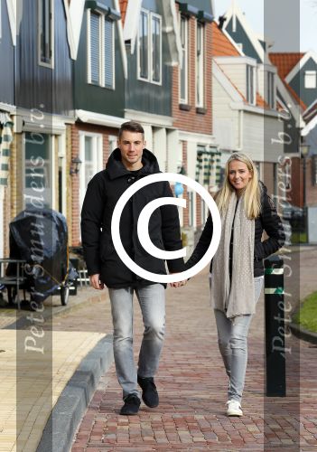 Volendam 8 februari 2015
Monique Smit zwanger met haar vriend Martijn in Volendam.