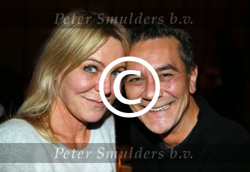 Amsterdam 26 januari 2015
CD presentatie Angela Groothuizen in people\'s place.
Angela treedt op met dochter Nona en haar andere dochter Lola filmt het concert.
Man Rob Mooij is natuurlijk ook aanwezig.
Nick v Ormondt