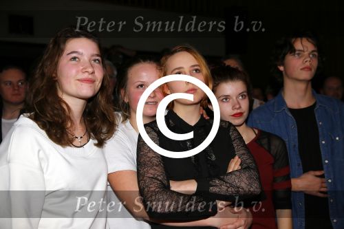 Amsterdam 26 januari 2015
CD presentatie Angela Groothuizen in people\'s place.
Angela treedt op met dochter Nona en haar andere dochter Lola filmt het concert.
Man Rob Mooij is natuurlijk ook aanwezig.