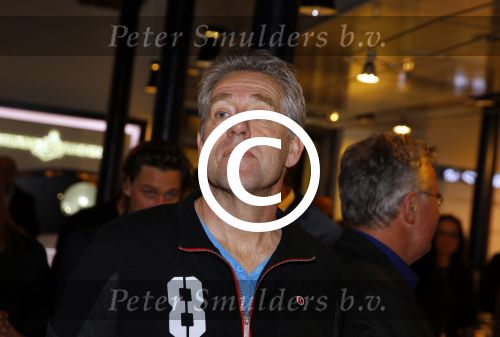 Amsterdam 2 februari 2015
Presentatie helden van Frits en Barbara Barend. Op de cover staan Guus Hiddink en Frank de Boer.
In het blad staan oa interviews met Jorien ter Mors Thijsje Oenema en Kai Reus.
De presentatie was bij gassan diamonds.