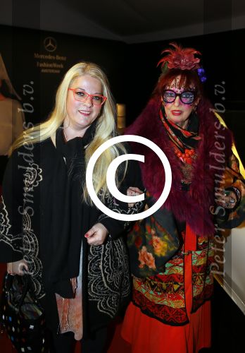 Amsterdam 23 januari 2015
Anna Drijver op de fietsRed carpet op de amsterdam fashion week powered by Mercedes.
Petra Heyboer