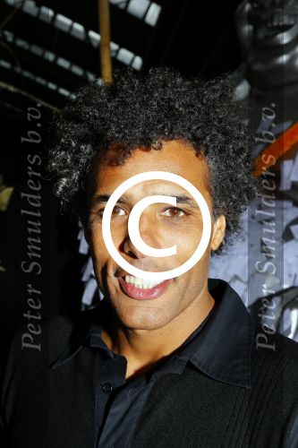 Amsterdam 26 januari 2015
Winston Post draait als dj op de buddha to buddha stand op de modefabriek in de rai.
Goldbergh van Sandra Peet heeft een mooie stand.
Portare heeft twee neiwue merken. Pierre v Hooijdonk staat er met Metro Sneakers.
Mooie container als stand en Goosecraft heeft een hele mooie stand.