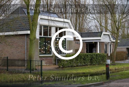 Uitdam - Zuiderwoude 29 januari 2015
De vader van Katja Schuurman haaltr zijn kleindochter Sammie op van school.