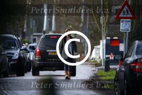 Zuiderwoude 9 februari 2015
Thijs Romer haalt dochter Sammie van school