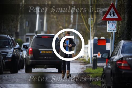 Zuiderwoude 9 februari 2015
Thijs Romer haalt dochter Sammie van school