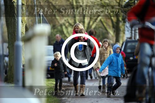 Zuiderwoude 9 februari 2015
Thijs Romer haalt dochter Sammie van school
