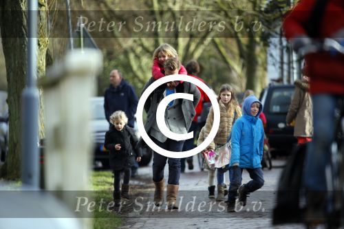 Zuiderwoude 9 februari 2015
Thijs Romer haalt dochter Sammie van school