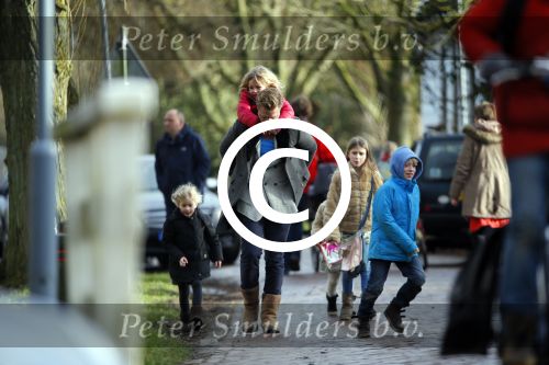 Zuiderwoude 9 februari 2015
Thijs Romer haalt dochter Sammie van school