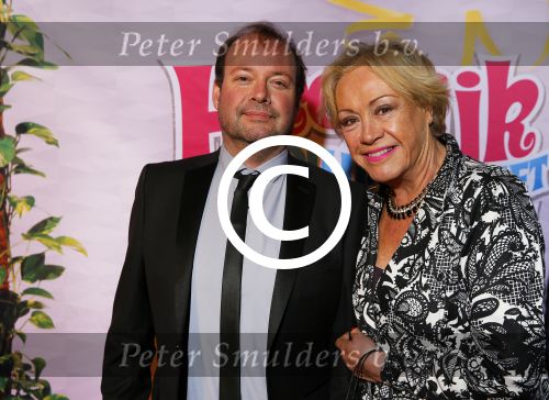 Breda 1 februari 2015
Premiere Heerlijk duurt het langst in het chasse theater.
Viola Holt met zoon