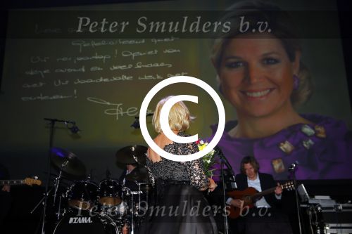Amsterdam 2 februari 2015
Willeke Alberti viert haar 60 jarig artiesten jubileum in Carre en haar 70e verjaardag.
Willeke krijgt van burgemeester Eberhard v d Laan onderscheiding en een brief van Koningin Maxima