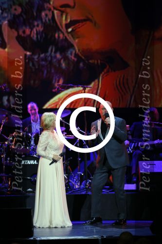 Amsterdam 2 februari 2015
Willeke Alberti viert haar 60 jarig artiesten jubileum in Carre en haar 70e verjaardag.
Willeke met Paul de Leeuw