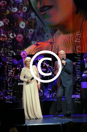 Amsterdam 2 februari 2015
Willeke Alberti viert haar 60 jarig artiesten jubileum in Carre en haar 70e verjaardag.
Willeke met Paul de Leeuw