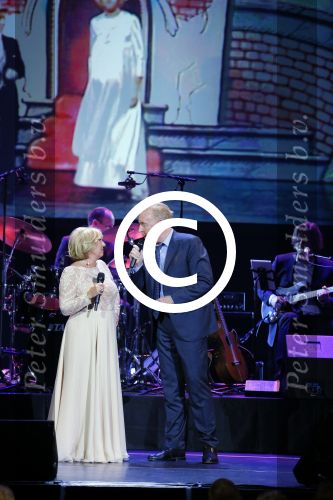 Amsterdam 2 februari 2015
Willeke Alberti viert haar 60 jarig artiesten jubileum in Carre en haar 70e verjaardag.
Willeke met Andre v Duin