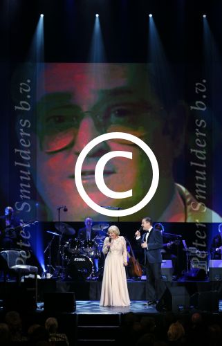 Amsterdam 2 februari 2015
Willeke Alberti viert haar 60 jarig artiesten jubileum in Carre en haar 70e verjaardag.
Willeke met zoon Johnny de Mol