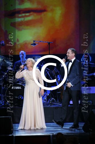 Amsterdam 2 februari 2015
Willeke Alberti viert haar 60 jarig artiesten jubileum in Carre en haar 70e verjaardag.
Willeke met zoon Johnny de Mol