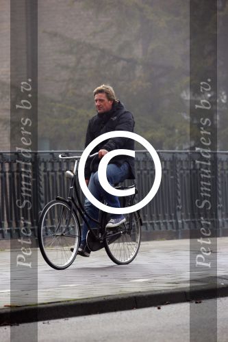 Amsterdam 19 januari 2015
Wim Kieft op de fiets in de mist in amsterdam