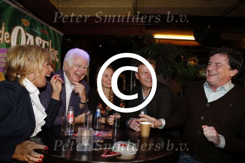 Rotterdam 21 januari 2016
Presentatie de oase bar met oa Gerard Cox Joke Bruijs Brigitte Kaandorp Ron Brandsteder Jacques Herb Johnny Kraaykamp jr Tony Neef Ernst Daniel Smid Veldhuis en Kemper en Martin v Waardenberg. Bastiaan Ragas