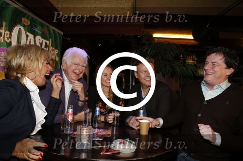 Rotterdam 21 januari 2016
Presentatie de oase bar met oa Gerard Cox Joke Bruijs Brigitte Kaandorp Ron Brandsteder Jacques Herb Johnny Kraaykamp jr Tony Neef Ernst Daniel Smid Veldhuis en Kemper en Martin v Waardenberg. Bastiaan Ragas