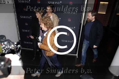 Amsterdam 3 februari 2016
Premiere Simone Kleinsma in het nieuwe de la mar theater.
Brigitte Kaandorp met partner