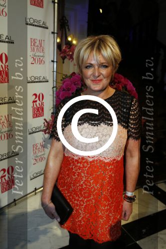 Amsterdam 18 januari 2016
Uitreiking Beau monde awards in het Amstel Hotel.
Caroline Tensen met dochter Lot
