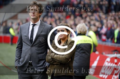 Amsterdam 7 februari 2016
Afscheid John Heitinga voor de wedstrijd AJAX-Feyenoord in de arena.
Zijn vrouw Charlotte Sophie en kinderen Jezebel en Lennox zijn ook aanwezig.
Edwin v d Sar
