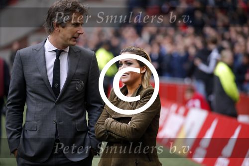 Amsterdam 7 februari 2016
Afscheid John Heitinga voor de wedstrijd AJAX-Feyenoord in de arena.
Zijn vrouw Charlotte Sophie en kinderen Jezebel en Lennox zijn ook aanwezig.