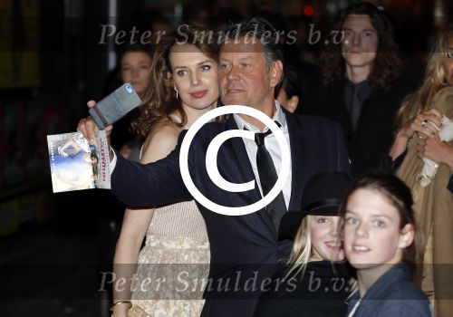 Amsterdam 25 januari 2016
Premiere Valentijn in Tuschinski met oa Georgina Verbaan Egbert Jan Weeber Roeland Fernhout Megan de Kruijf Maarten Heijmans Lies Visschedijk en Melody Klaver .
Erik v d Hoff met vriendin