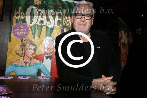 Rotterdam 21 januari 2016
Presentatie de oase bar met oa Gerard Cox Joke Bruijs Brigitte Kaandorp Ron Brandsteder Jacques Herb Johnny Kraaykamp jr Tony Neef Ernst Daniel Smid Veldhuis en Kemper en Martin v Waardenberg.
