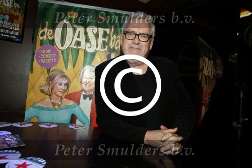 Rotterdam 21 januari 2016
Presentatie de oase bar met oa Gerard Cox Joke Bruijs Brigitte Kaandorp Ron Brandsteder Jacques Herb Johnny Kraaykamp jr Tony Neef Ernst Daniel Smid Veldhuis en Kemper en Martin v Waardenberg.