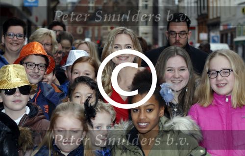 Amsterdam 31 jnuari 2016 Dag van het vergeten kind in Tuschinski met oa Johnny de Mol Wendy v Dijk Juvat Westendorp Saar Kiningsberger Jorgen Raymann Tanja Jess Ruud Feltkamp Francis Beukeveld en Dilan Yurdakul.