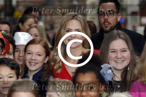 Amsterdam 31 jnuari 2016 Dag van het vergeten kind in Tuschinski met oa Johnny de Mol Wendy v Dijk Juvat Westendorp Saar Kiningsberger Jorgen Raymann Tanja Jess Ruud Feltkamp Francis Beukeveld en Dilan Yurdakul.