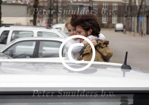 Amsterdam 6 februari 2016
Katja Schuurman en haar vriend Freek v Noortwijk hallen samen Sammie op bij haar vader Thijs Romer. Thijs woont net in een ander appartement.