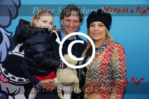 Amsterdam 17 januari 2016
Premiere Woezel en Pip in Tuschinski. Gallyon v Vessem met man en dochter