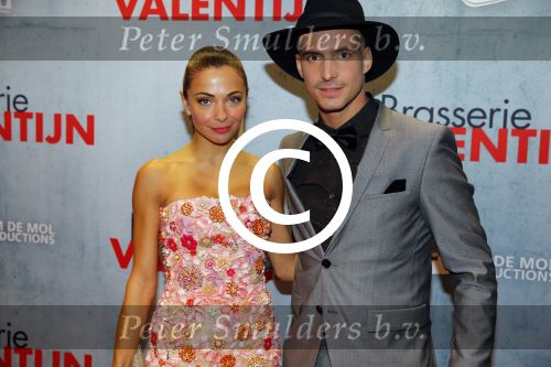 Amsterdam 25 januari 2016
Premiere Valentijn in Tuschinski met oa Georgina Verbaan Egbert Jan Weeber Roeland Fernhout Megan de Kruijf Maarten Heijmans Lies Visschedijk en Melody Klaver .