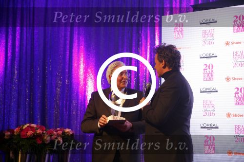 Amsterdam 18 januari 2016
Uitreiking Beau monde awards in het Amstel Hotel.
Hans Pouleijn met Leco v Zadelhoff en Bridget Maasland