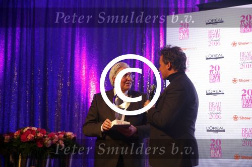 Amsterdam 18 januari 2016
Uitreiking Beau monde awards in het Amstel Hotel.
Hans Pouleijn met Leco v Zadelhoff en Bridget Maasland