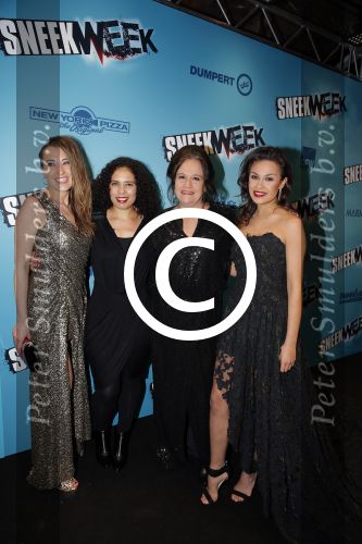 Amsterdam 18 januari 2016 
Premiere Sneekweek in Tuschinski.
Holly Brood met moeder Xandra en zussen Lola en Brenda