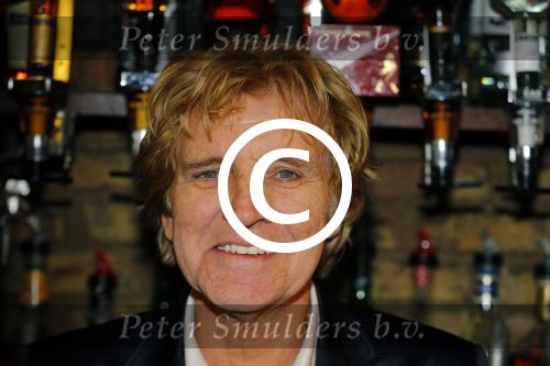 Rotterdam 21 januari 2016
Presentatie de oase bar met oa Gerard Cox Joke Bruijs Brigitte Kaandorp Ron Brandsteder Jacques Herb Johnny Kraaykamp jr Tony Neef Ernst Daniel Smid Veldhuis en Kemper en Martin v Waardenberg.
