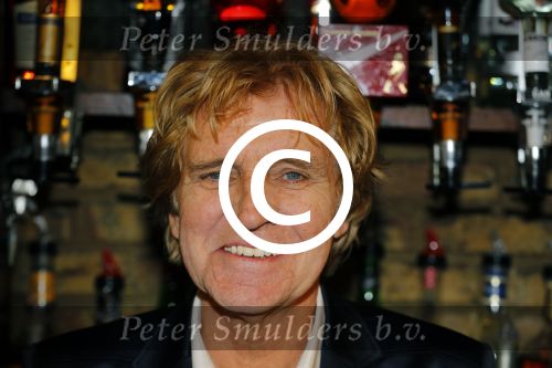 Rotterdam 21 januari 2016
Presentatie de oase bar met oa Gerard Cox Joke Bruijs Brigitte Kaandorp Ron Brandsteder Jacques Herb Johnny Kraaykamp jr Tony Neef Ernst Daniel Smid Veldhuis en Kemper en Martin v Waardenberg.