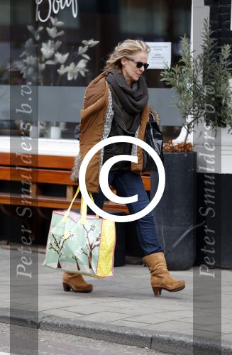 Amsterdam 26 januari 2016
Jette v d Meij doet boodschappen