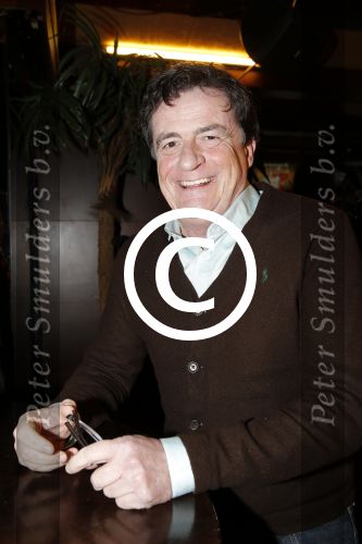 Rotterdam 21 januari 2016
Presentatie de oase bar met oa Gerard Cox Joke Bruijs Brigitte Kaandorp Ron Brandsteder Jacques Herb Johnny Kraaykamp jr Tony Neef Ernst Daniel Smid Veldhuis en Kemper en Martin v Waardenberg.